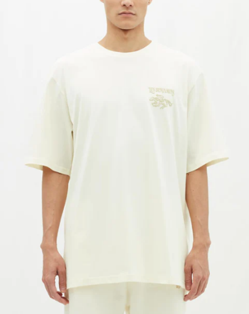 LES BENJAMINS T-SHIRT - BACKSTAGE - باك ستيج - BACKSTAGE باك ستيج your go-to destination for discovering the finest brands that cater to every taste and occasion in KSA and Middle East.