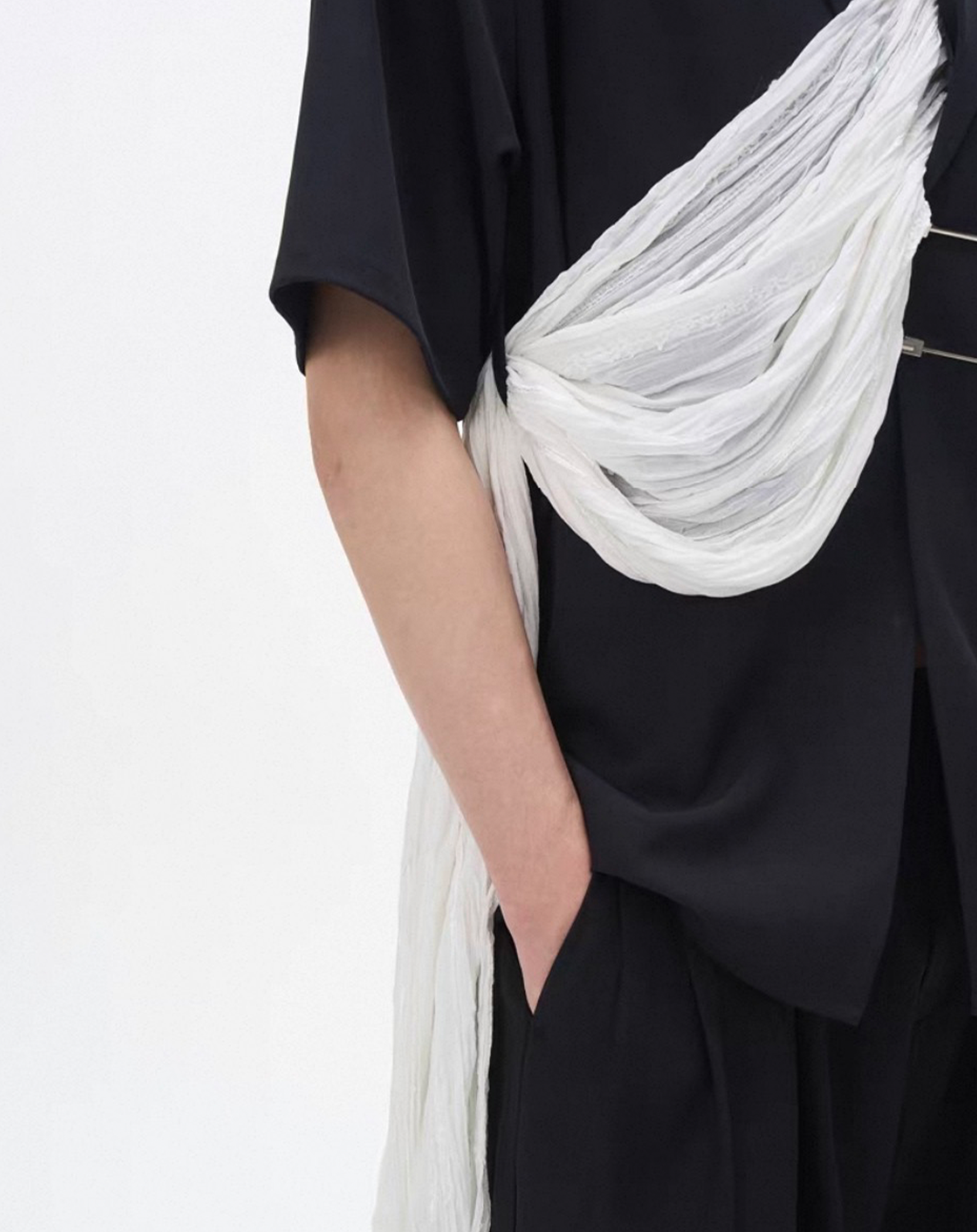 BACKSTAGE AVENT-GARDE SHIRT
